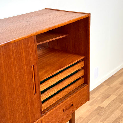 Highboard in teak, 1950s-60s, Denmark - Beyo Vintage