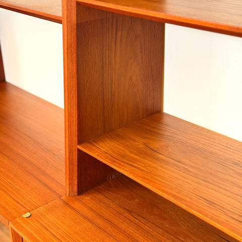 Modular bookshelf system in teak and beech, 1960s-70s, Sweden - Beyo Vintage