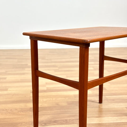 Nest of tables in teak, 1950s-60s Denmark - Beyo Vintage