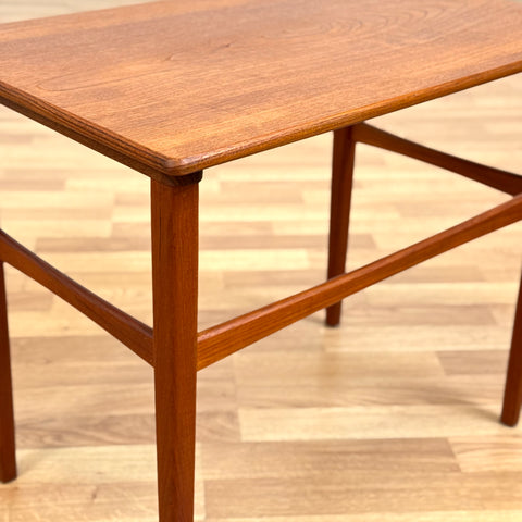 Nest of tables in teak, 1950s-60s Denmark - Beyo Vintage