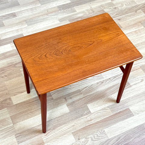 Nest of tables in teak, 1950s-60s Denmark - Beyo Vintage