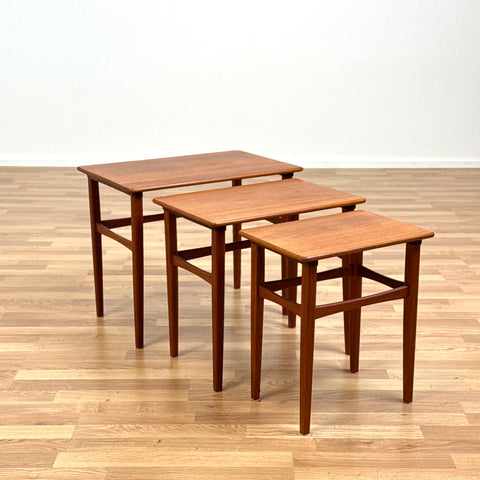Nest of tables in teak, 1950s-60s Denmark - Beyo Vintage