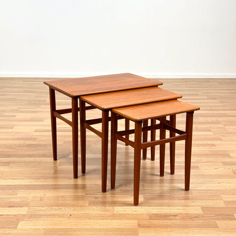 Nest of tables in teak, 1950s-60s Denmark - Beyo Vintage