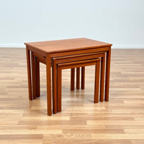 Nest of tables in teak, 1960s Denmark - Beyo Vintage
