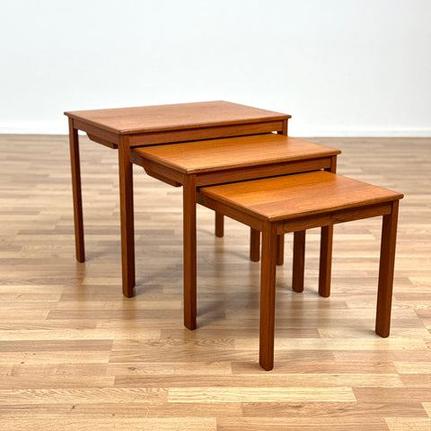 Nest of tables in teak, 1960s Denmark - Beyo Vintage