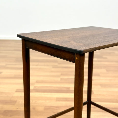 Nest of tables in walnut, 1970s, Denmark - Beyo Vintage
