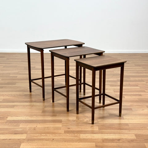 Nest of tables in walnut, 1970s, Denmark - Beyo Vintage