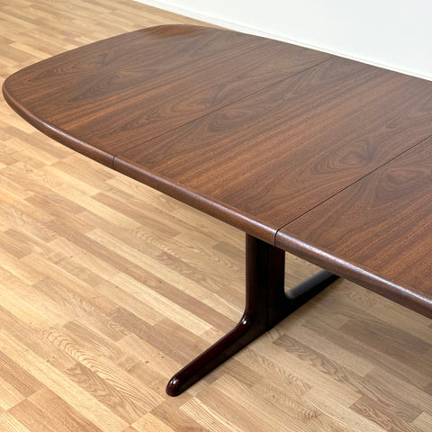 Oval dining table by Skovby Møblefabrik, ca. 1970s, Denmark - Beyo Vintage