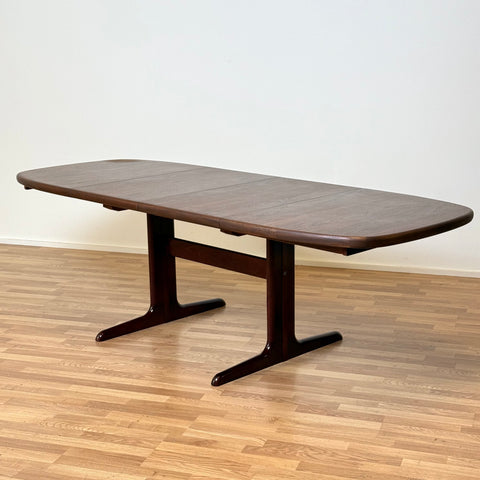 Oval dining table by Skovby Møblefabrik, ca. 1970s, Denmark - Beyo Vintage