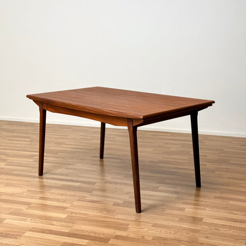 PRICE Dining table in teak, 1950s-60s, Denmark - Beyo Vintage