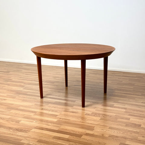 Round dining table in teak, 1950s-60s, Denmark - Beyo Vintage