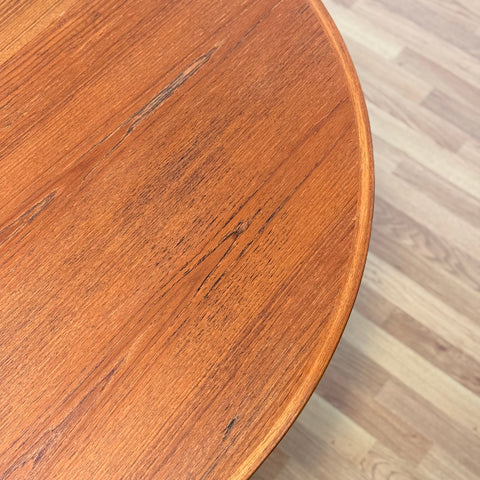Round dining table in teak, 1950s-60s, Denmark - Beyo Vintage