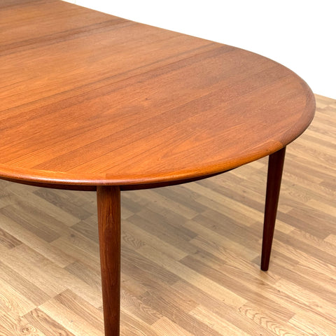 Round dining table in teak by Skovmand & Andersen, 1950s-60s, Denmark - Beyo Vintage