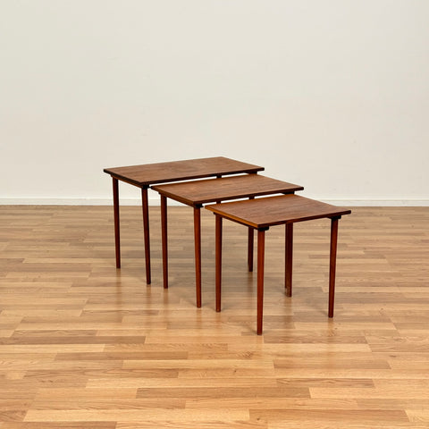 Set of 3 nest of tables in teak, 1950s-60s Denmark - Beyo Vintage