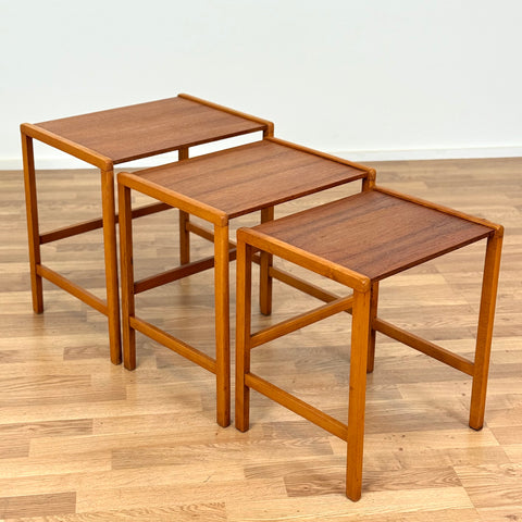 Set of 3 tables in teak, 1950s-60s - Beyo Vintage