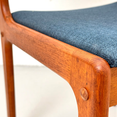 Set of 4 dining chairs by Johannes Andersen, Denmark - Beyo Vintage