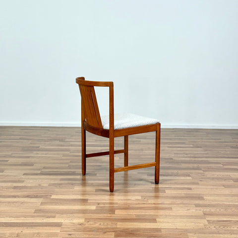 Set of 4 dining chairs in oak by Bertil Fridhagen, 1964, Sweden - Beyo Vintage