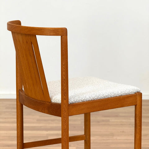 Set of 4 dining chairs in oak by Bertil Fridhagen, 1964, Sweden - Beyo Vintage