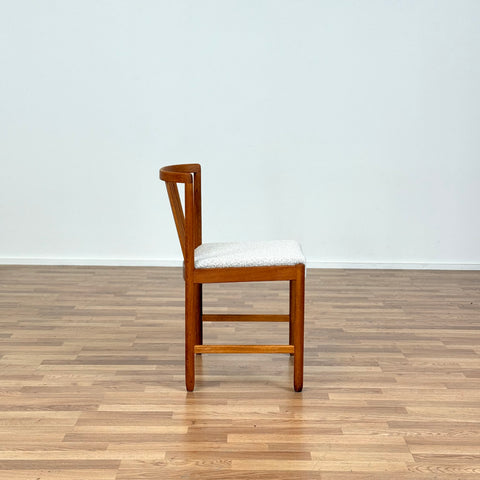 Set of 4 dining chairs in oak by Bertil Fridhagen, 1964, Sweden - Beyo Vintage