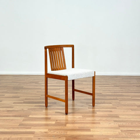 Set of 4 dining chairs in oak by Bertil Fridhagen, 1964, Sweden - Beyo Vintage
