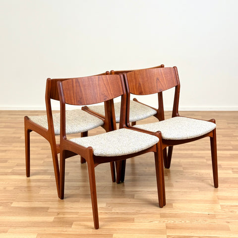 Set of 4 dining chairs in solid teak by Herning Kjaernulf, 1950s-60s, Denmark - Beyo Vintage