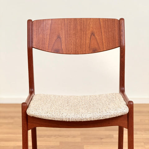 Set of 4 dining chairs in solid teak by Herning Kjaernulf, 1950s-60s, Denmark - Beyo Vintage