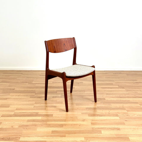 Set of 4 dining chairs in solid teak by Herning Kjaernulf, 1950s-60s, Denmark - Beyo Vintage
