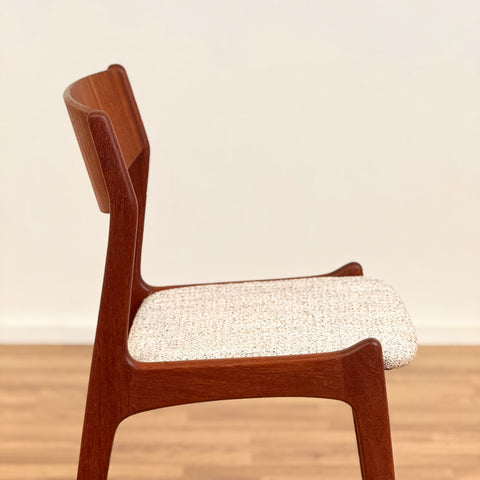 Set of 4 dining chairs in solid teak by Herning Kjaernulf, 1950s-60s, Denmark - Beyo Vintage