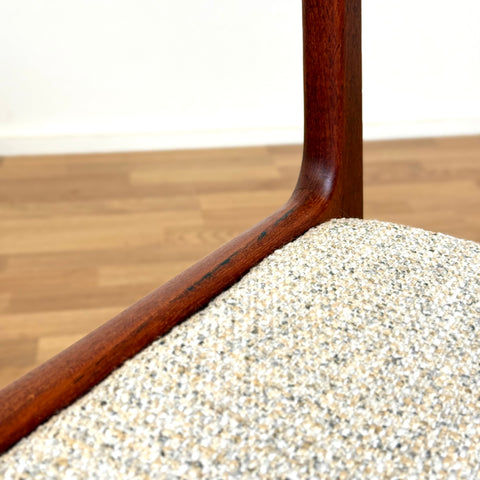 Set of 4 dining chairs in solid teak by Herning Kjaernulf, 1950s-60s, Denmark - Beyo Vintage