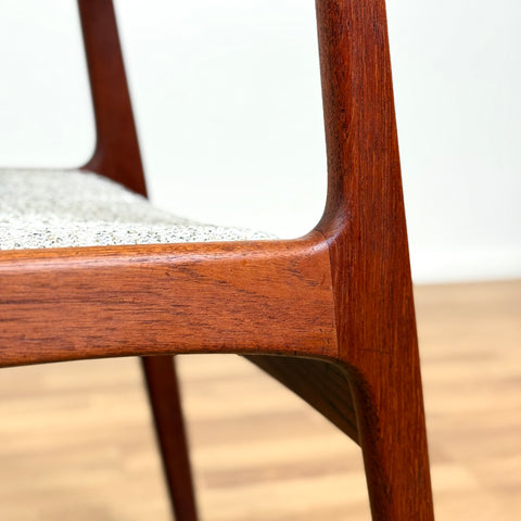 Set of 4 dining chairs in solid teak by Herning Kjaernulf, 1950s-60s, Denmark - Beyo Vintage