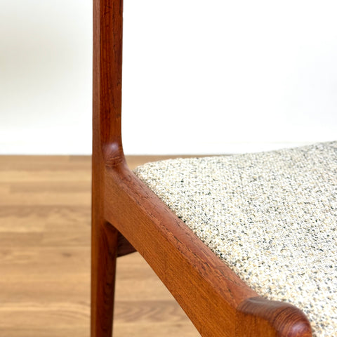 Set of 4 dining chairs in solid teak by Herning Kjaernulf, 1950s-60s, Denmark - Beyo Vintage