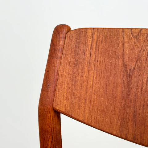 Set of 4 dining chairs in solid teak by Herning Kjaernulf, 1950s-60s, Denmark - Beyo Vintage