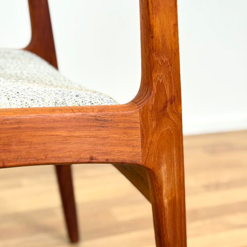 Set of 4 dining chairs in solid teak by Herning Kjaernulf, 1950s-60s, Denmark - Beyo Vintage