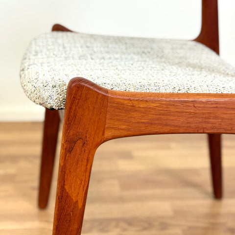 Set of 4 dining chairs in solid teak by Herning Kjaernulf, 1950s-60s, Denmark - Beyo Vintage