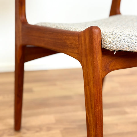 Set of 4 dining chairs in solid teak by Herning Kjaernulf, 1950s-60s, Denmark - Beyo Vintage