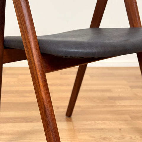 Set of 4 dining chairs in teak by Thomas Harlev for Farstrup, 1950s-60s, Denmark - Beyo Vintage