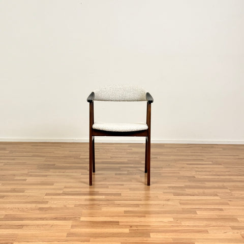 Set of 4 dining chairs with armrest in stained beech, 1950s-60s, Denmark - Beyo Vintage