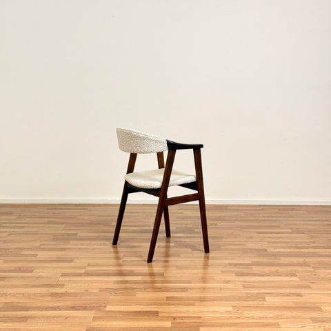 Set of 4 dining chairs with armrest in stained beech, 1950s-60s, Denmark - Beyo Vintage