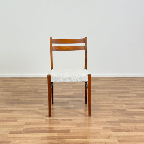 Set of 4 dining chairs with bouclé - Beyo Vintage