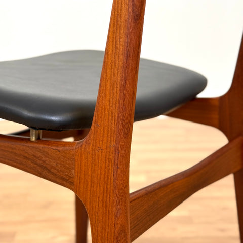 Set of 6 dining chairs in teak by Schiønning & Elgaard, 1950s-60s, Denmark - Beyo Vintage
