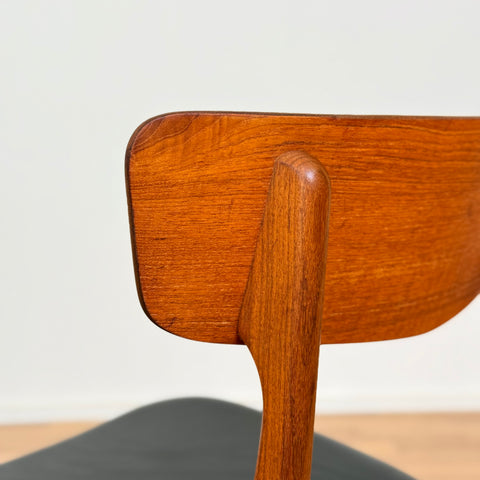 Set of 6 dining chairs in teak by Schiønning & Elgaard, 1950s-60s, Denmark - Beyo Vintage