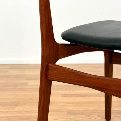 Set of 6 dining chairs in teak by Schiønning & Elgaard, 1950s-60s, Denmark - Beyo Vintage