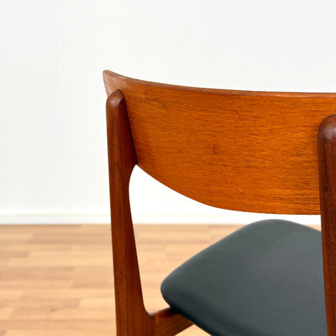 Set of 6 dining chairs in teak by Schiønning & Elgaard, 1950s-60s, Denmark - Beyo Vintage