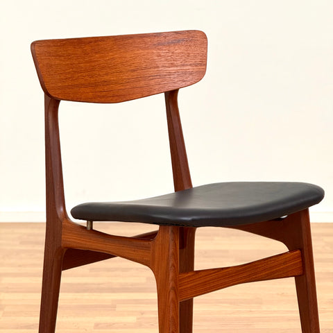 Set of 6 dining chairs in teak by Schiønning & Elgaard, 1950s-60s, Denmark - Beyo Vintage
