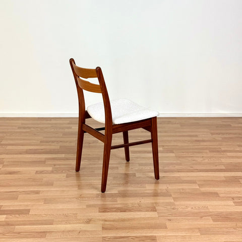 Set of 8 chairs in teak & walnut, 1950s-60s, Denmark - Beyo Vintage