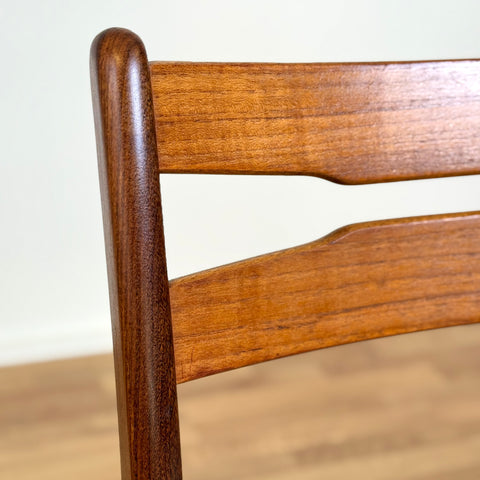 Set of 8 chairs in teak & walnut, 1950s-60s, Denmark - Beyo Vintage