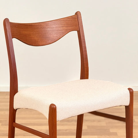 Set of 8 dining chairs in solid teak by Arne Wahl Iversen, 1950s-60s, Denmark - Beyo Vintage