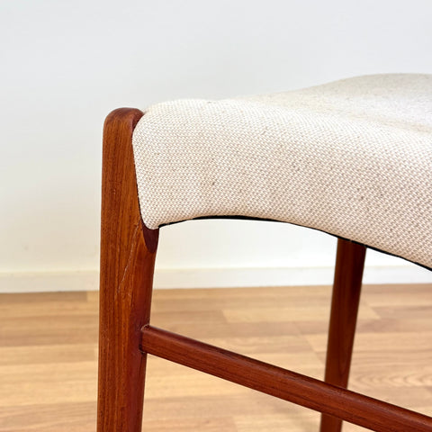 Set of 8 dining chairs in solid teak by Arne Wahl Iversen, 1950s-60s, Denmark - Beyo Vintage