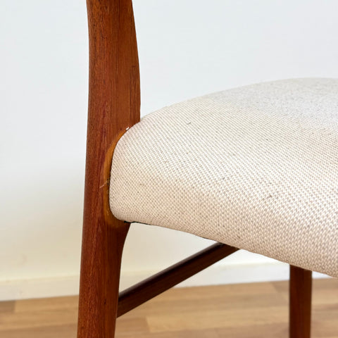 Set of 8 dining chairs in solid teak by Arne Wahl Iversen, 1950s-60s, Denmark - Beyo Vintage