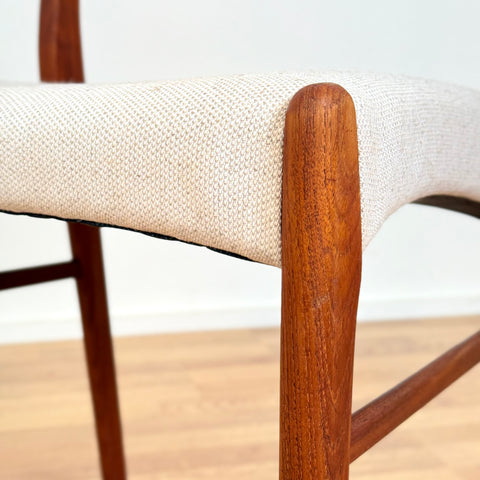 Set of 8 dining chairs in solid teak by Arne Wahl Iversen, 1950s-60s, Denmark - Beyo Vintage